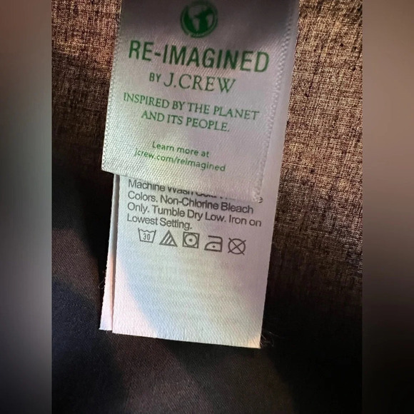 J crew 
Size Small
Pit to pit 20”
Length 23 1/2” - Picture 8 of 9